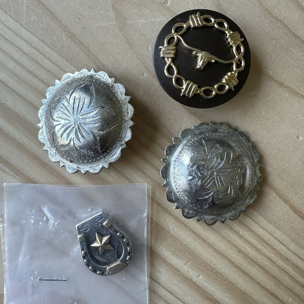 Vintage Assorted Western Conchos 4 Item Lot 1-1.75 Inch Silver Gold Tone Cowboy